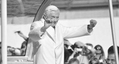 Bp Śmigiel o Benedykcie XVI: Był człowiekiem modlitwy i pokory