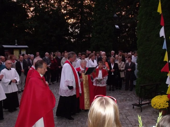 Rozpamiętując ich życie, naśladujcie ich wiarę