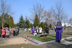 Ślady małych stópek