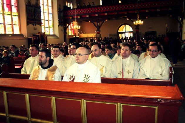 Służba Liturgiczna Diecezji na boisku