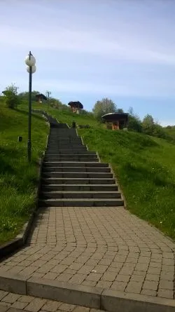 Kurzętnik - droga krzyżowa do zamku