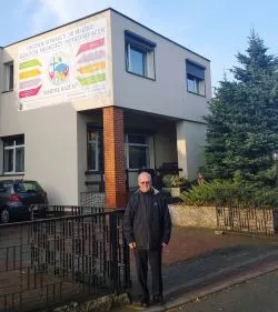 o. Franco Moscone CRS przed domem zgromadzenia