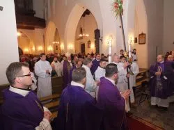Otwarcie Bramy Miłosierdzia w konkatedrze Trójcy Świętej w Chełmży