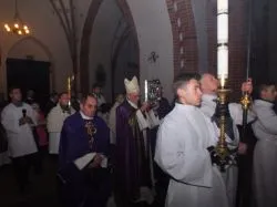 Otwarcie Bramy Miłosierdzia w konkatedrze Trójcy Świętej w Chełmży