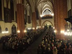 Otwarcie Bramy Miłosierdzia w konkatedrze Trójcy Świętej w Chełmży