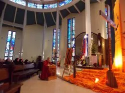 Pożegnanie symboli ŚDM w diecezjalnym sanktuarium Miłosierdzia Bożego w Toruniu