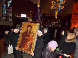 Pożegnanie symboli ŚDM w diecezjalnym sanktuarium Miłosierdzia Bożego w Toruniu
