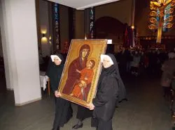 Pożegnanie symboli ŚDM w diecezjalnym sanktuarium Miłosierdzia Bożego w Toruniu