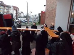 Pożegnanie symboli ŚDM w diecezjalnym sanktuarium Miłosierdzia Bożego w Toruniu