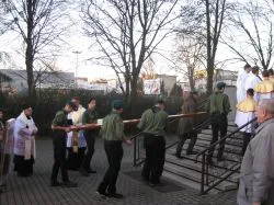 Symbole ŚDM w Grudziądzu-Strzemięcinie