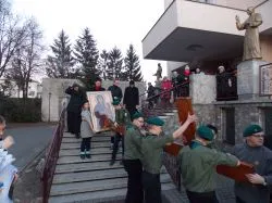 Symbole ŚDM w Grudziądzu-Strzemięcinie