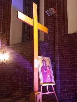 Symbole ŚDM w parafii pw. św. Mikołaja w Grudziądzu