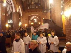 Symbole ŚDM w parafii pw. św. Mikołaja w Grudziądzu