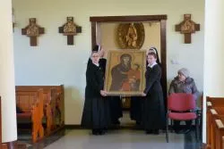 Symbole ŚDM w kaplicy Sióstr Elżbietanek w Grudziądzu