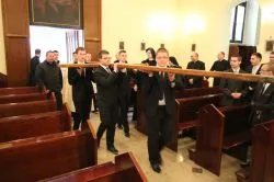 Symbole ŚDM w Wyższym Seminarium Duchownym w Toruniu