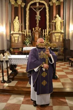 Relikwie Krzyża Świętego w sanktuarium MB Podgórskiej w Toruniu