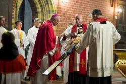 Liturgia Męki Pańskiej z bp. Andrzejem Suskim