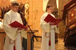 Liturgia Męki Pańskiej z bp. Józefem Szamockim