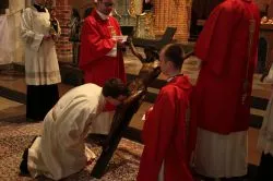 Liturgia Męki Pańskiej z bp. Józefem Szamockim