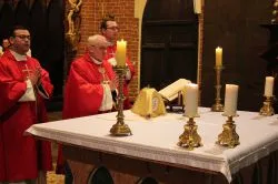 Liturgia Męki Pańskiej z bp. Józefem Szamockim