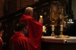 Liturgia Męki Pańskiej z bp. Józefem Szamockim