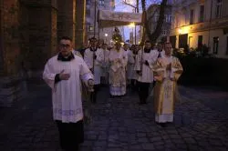 Procesja rezurekcyjna i Msza Zmartwychwstania Pańskiego w katedrze Świętych Janów