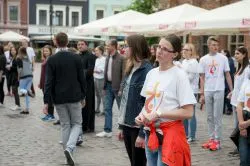 Fishmob - Toruń tańczy dla św. Jana Pawła II