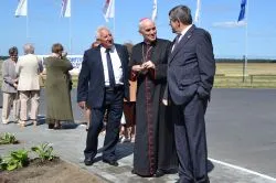 Odsłonięcie tablicy upamiętniającej wizytę św. Jana Pawła II w Toruniu