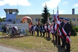 Odsłonięcie tablicy upamiętniającej wizytę św. Jana Pawła II w Toruniu