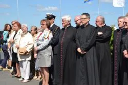 Odsłonięcie tablicy upamiętniającej wizytę św. Jana Pawła II w Toruniu