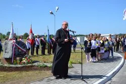 Odsłonięcie tablicy upamiętniającej wizytę św. Jana Pawła II w Toruniu