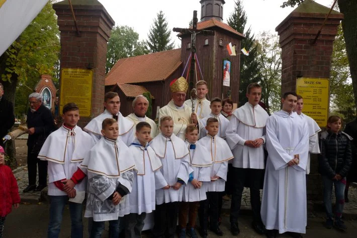 Wprowadzenie relikwii św. Jana Pawła II w Szembruku