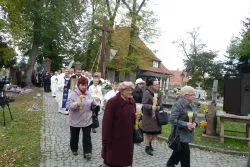 Wprowadzenie relikwii św. Jana Pawła II w Szembruku