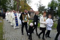 Wprowadzenie relikwii św. Jana Pawła II w Szembruku