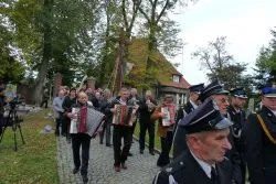 Wprowadzenie relikwii św. Jana Pawła II w Szembruku