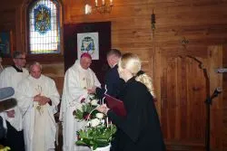 Wprowadzenie relikwii św. Jana Pawła II w Szembruku