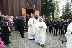 Wprowadzenie relikwii św. Jana Pawła II w Szembruku