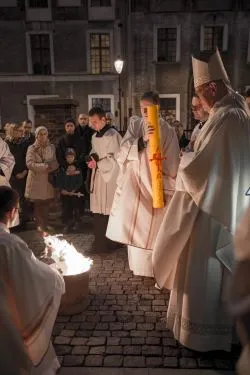 Wigilia Paschalna w katedrze Świętych Janów
