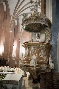 Wigilia Paschalna w katedrze Świętych Janów