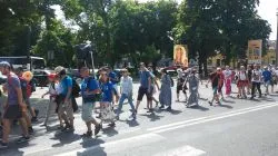 Grupa niebieska w drodze do Matki Bożej