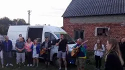 Akademicka grupa żółta w drodze na Jasną Górę