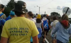 Akademicka grupa żółta w drodze na Jasną Górę