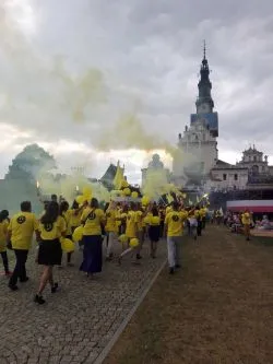 Akademicka grupa żółta w drodze na Jasną Górę