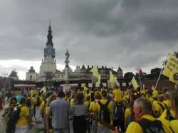 Akademicka grupa żółta w drodze na Jasną Górę
