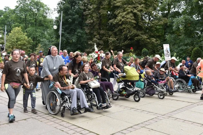 Pielgrzymi diecezji toruńskiej na Jasnej Górze