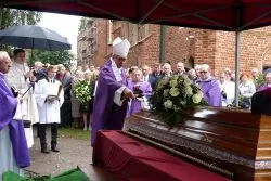 Pogrzeb śp. ks. kan. Edmunda Tucholskiego