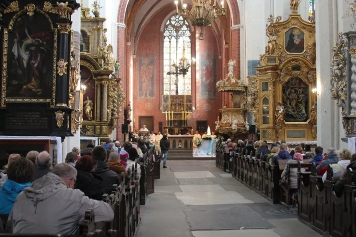 Marsz Świętych w Toruniu