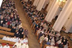 Bp Wiesław Śmigiel zawierzył swoją posługę i diecezję Matce Bożej Nieustającej Pomocy