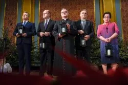 Bp Wiesław Śmigiel na spotkaniu opłatkowymsamorządowców i parlamentarzystów