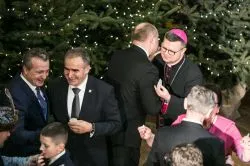 Bp Wiesław Śmigiel na spotkaniu opłatkowymsamorządowców i parlamentarzystów